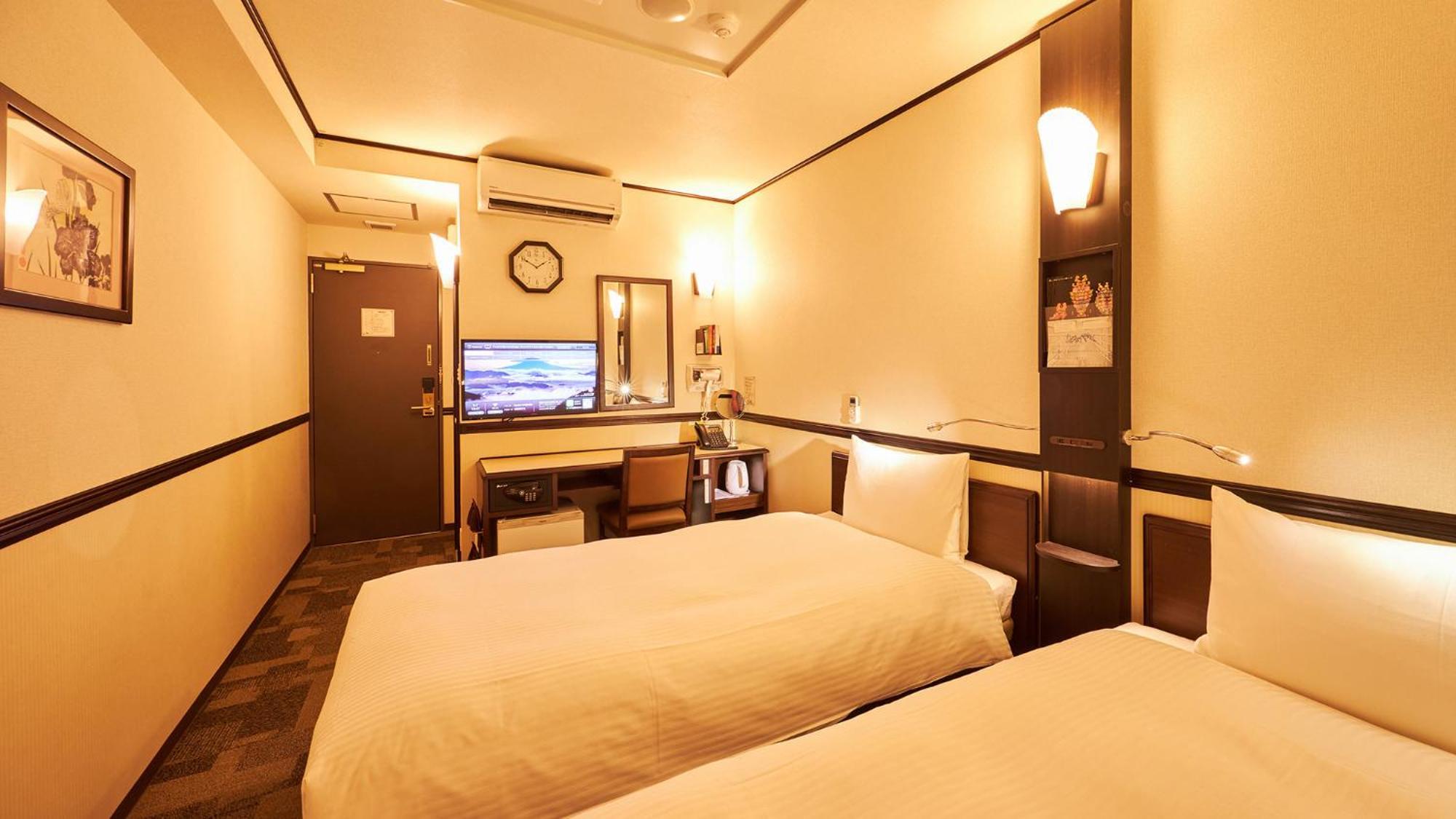 Toyoko Inn Tsu Eki Nishi Guchi Zimmer foto