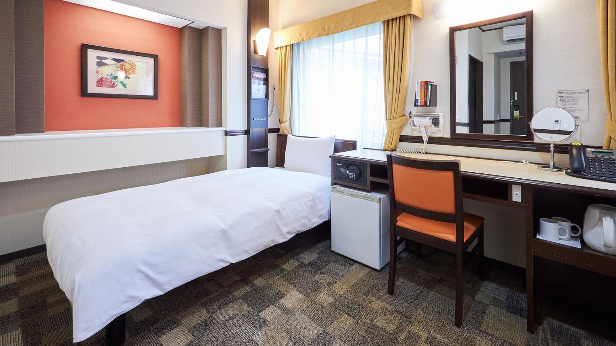 Toyoko Inn Tsu Eki Nishi Guchi Zimmer foto
